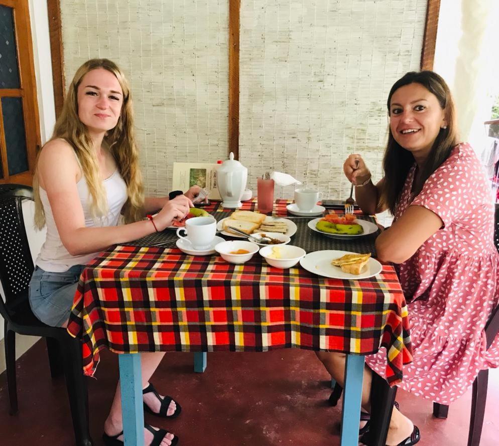 Nethmi Homestay & Restaurant Tangalle Esterno foto