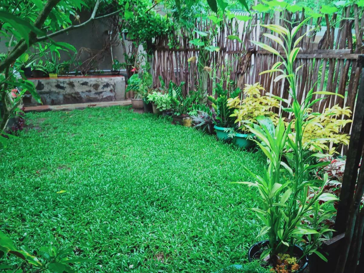 Nethmi Homestay & Restaurant Tangalle Esterno foto
